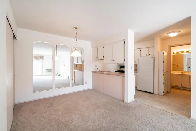 $124,900 | 8530 West Waterford Avenue, Unit 5, Greenfield, WI 53228