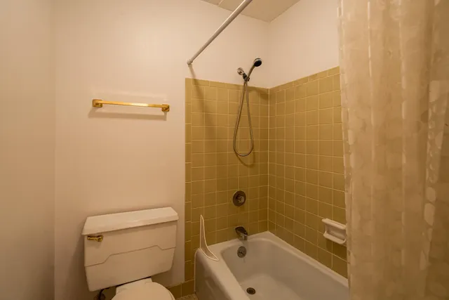 $124,900 | 8530 West Waterford Avenue, Unit 5, Greenfield, WI 53228