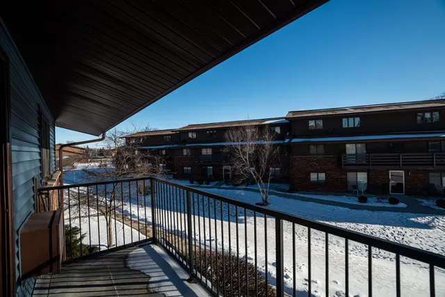 $124,900 | 8530 West Waterford Avenue, Unit 5, Greenfield, WI 53228