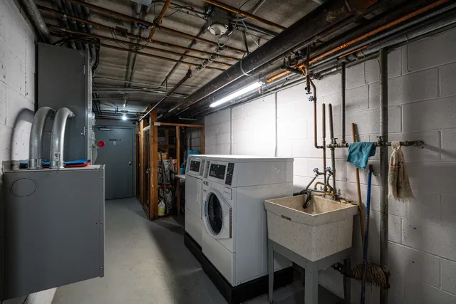 $124,900 | 8530 West Waterford Avenue, Unit 5, Greenfield, WI 53228