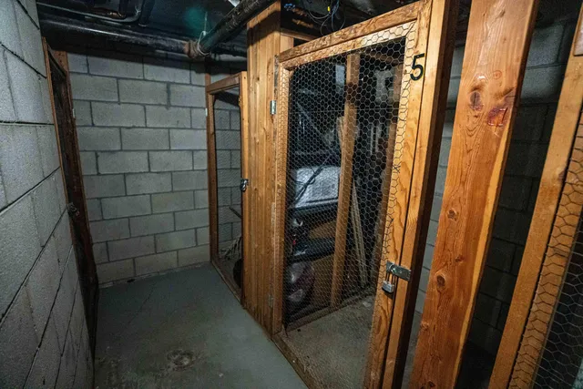 $124,900 | 8530 West Waterford Avenue, Unit 5, Greenfield, WI 53228