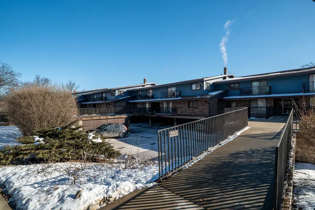$124,900 | 8530 West Waterford Avenue, Unit 5, Greenfield, WI 53228