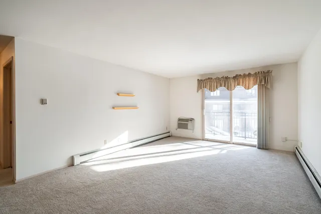 $124,900 | 8530 West Waterford Avenue, Unit 5, Greenfield, WI 53228