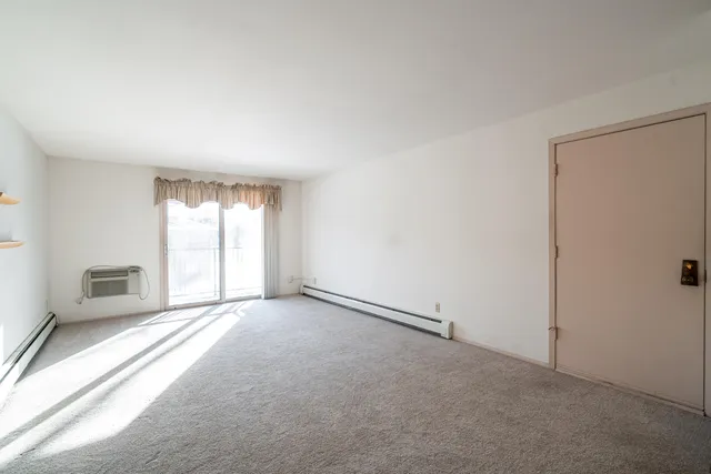 $124,900 | 8530 West Waterford Avenue, Unit 5, Greenfield, WI 53228