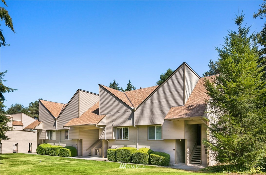 14717 Northeast 44th Street, Unit R6 Bellevue, WA 98007 - Photo 2 of 31 Gallery Image 2