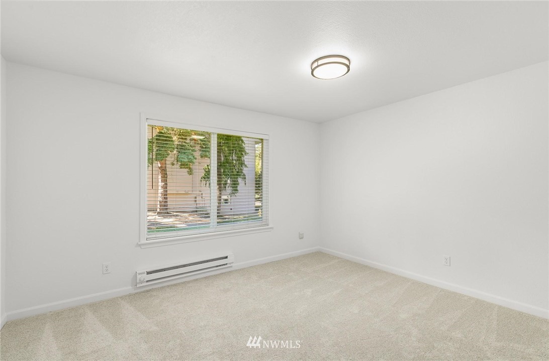 14717 Northeast 44th Street, Unit R6 Bellevue, WA 98007 - Photo 13 of 31 Gallery Image 13