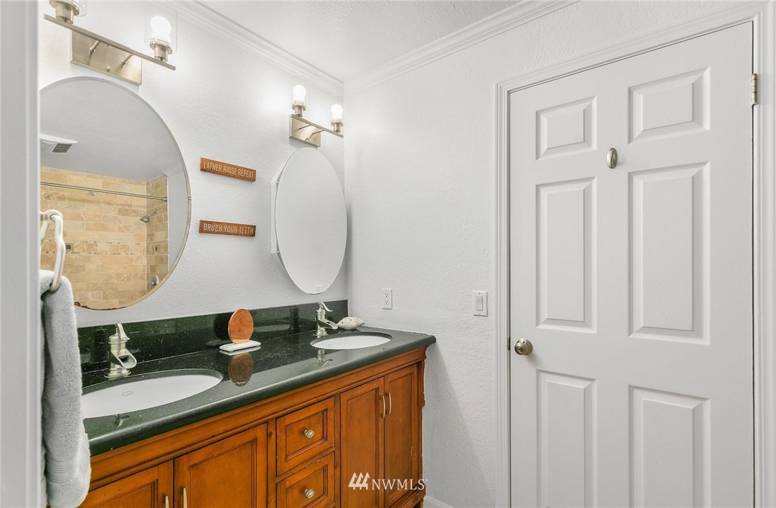 14717 Northeast 44th Street, Unit R6 Bellevue, WA 98007 - Photo 19 of 31 Gallery Image 19