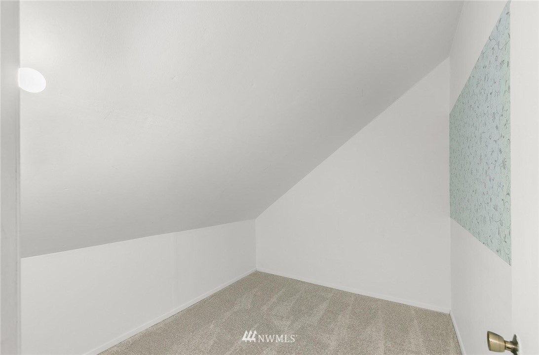 14717 Northeast 44th Street, Unit R6 Bellevue, WA 98007 - Photo 22 of 31 Gallery Image 22