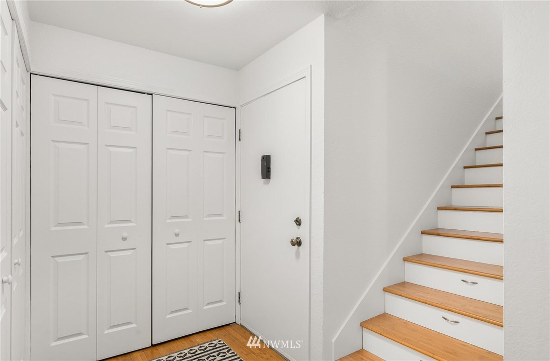 14717 Northeast 44th Street, Unit R6 Bellevue, WA 98007 - Photo 24 of 31 Gallery Image 24