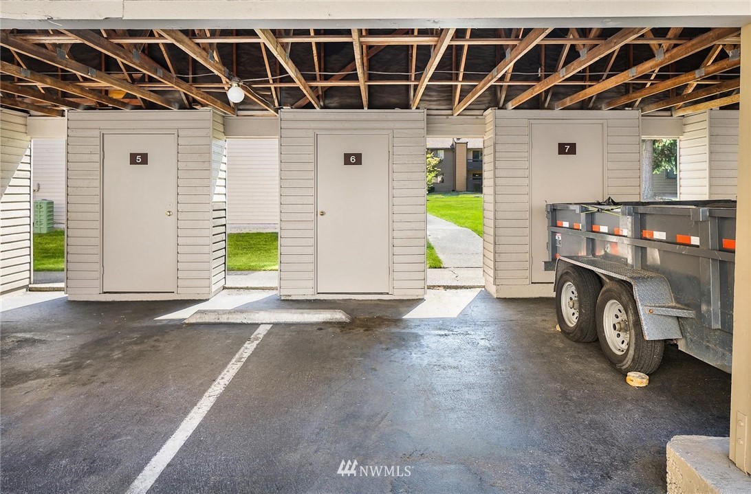 14717 Northeast 44th Street, Unit R6 Bellevue, WA 98007 - Photo 27 of 31 Gallery Image 27