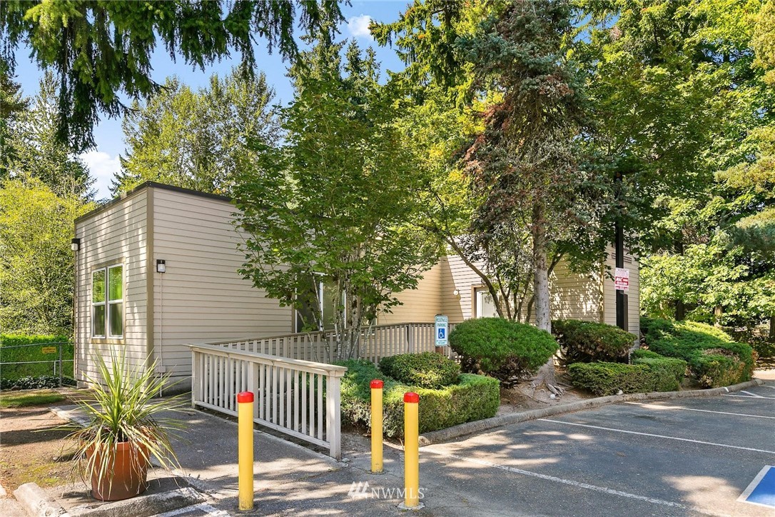 14717 Northeast 44th Street, Unit R6 Bellevue, WA 98007 - Photo 30 of 31 Gallery Image 30