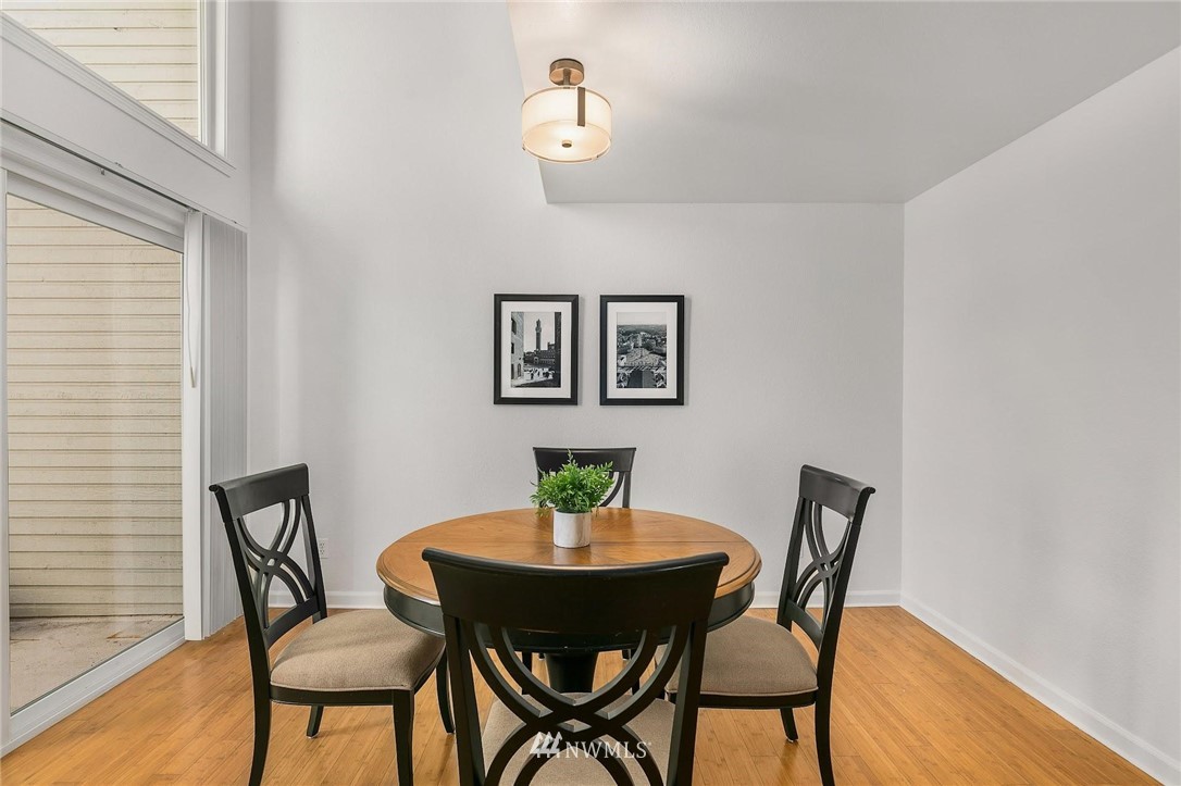 14717 Northeast 44th Street, Unit R6 Bellevue, WA 98007 - Photo 9 of 31 Gallery Image 9