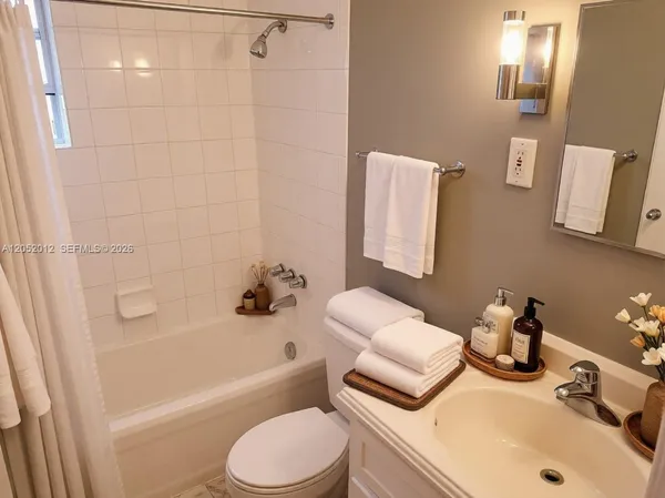 $1,000 | 1227 Southwest 4th Avenue, Gainesville, FL 32601