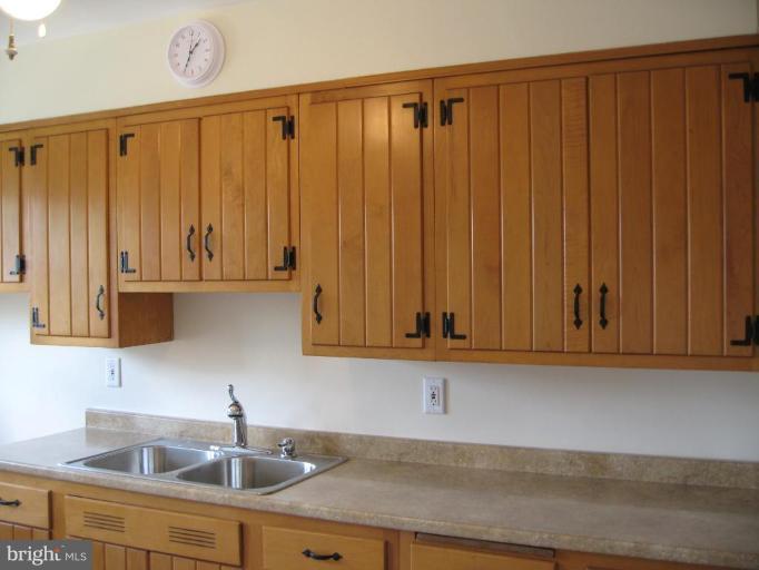 339 Whitfield Road Catonsville, MD 21228 - Photo 2 of 8 Kitchen