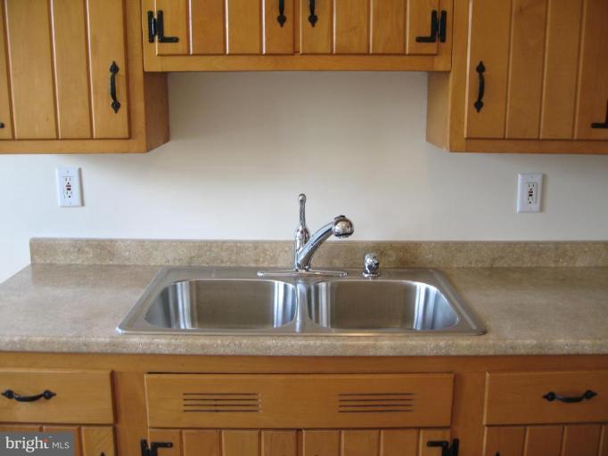 339 Whitfield Road Catonsville, MD 21228 - Photo 3 of 8 Kitchen #2