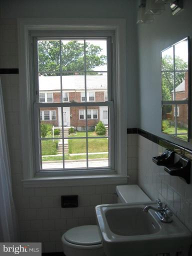 339 Whitfield Road Catonsville, MD 21228 - Photo 7 of 8 Bath #1