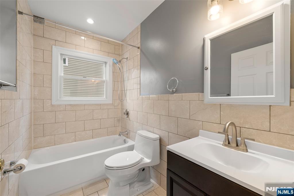 11 Webster Street Ridgefield Park, NJ 07660 - Photo 12 of 19 Gallery Image 12