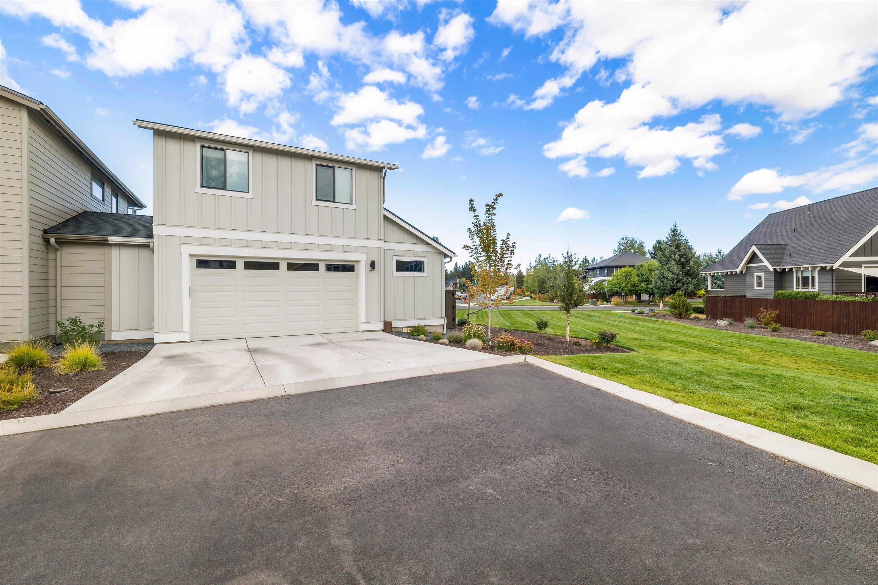 2312 Northwest Skyline Ranch Road Bend, OR 97703 - Photo 27 of 37 45-7878_240912_JILLROSELL