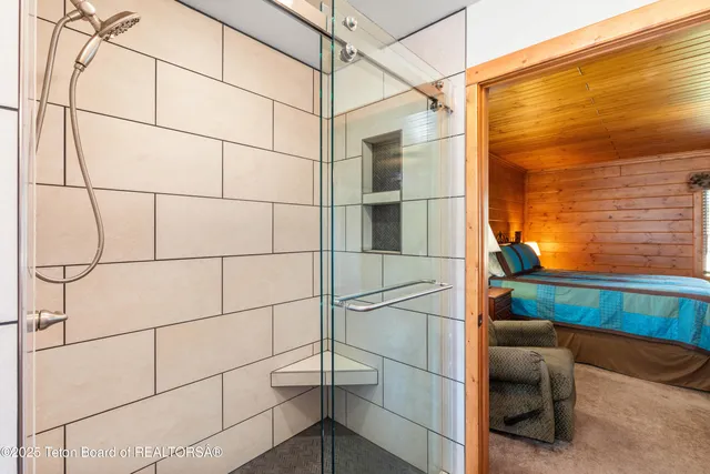 $1,290,000 | 575 Buffalo Drive, Alpine, WY 83128