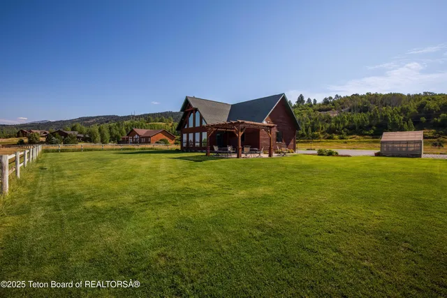 $1,290,000 | 575 Buffalo Drive, Alpine, WY 83128