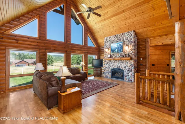 $1,290,000 | 575 Buffalo Drive, Alpine, WY 83128