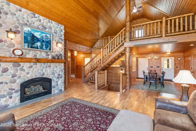 $1,290,000 | 575 Buffalo Drive, Alpine, WY 83128