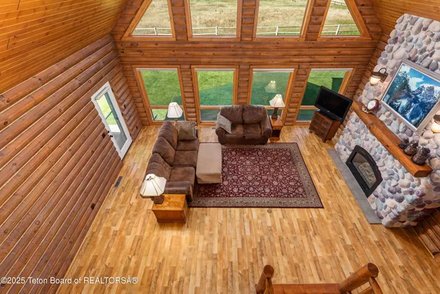 $1,290,000 | 575 Buffalo Drive, Alpine, WY 83128