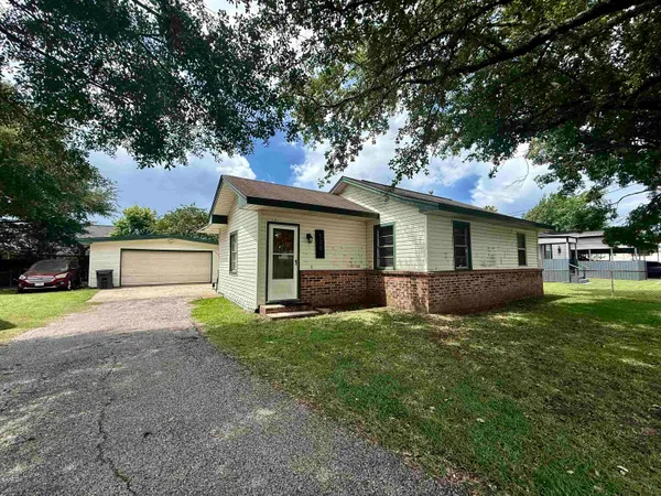 $110,000 | 520 Austin Avenue, Bridge City, TX 77611