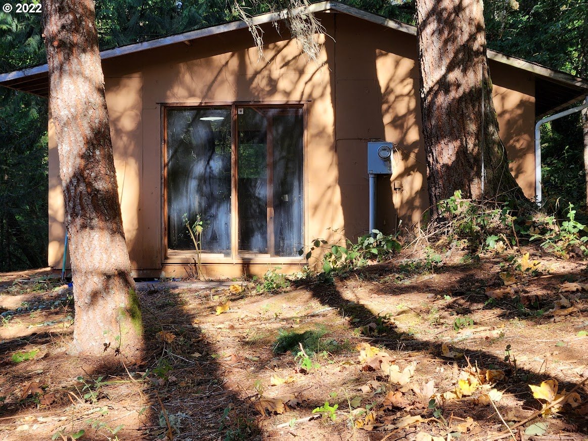 34695 Highway 224 Estacada, OR 97023 - Photo 5 of 10 a view of a house with a yard