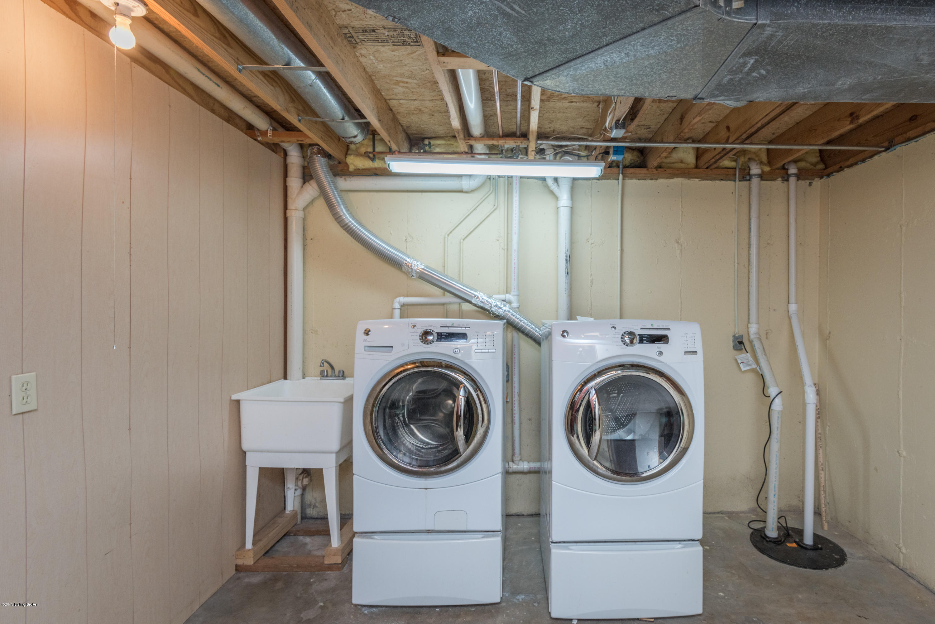 8314 Lacevine Road Louisville, KY 40220 - Photo 32 of 39 Laundry
