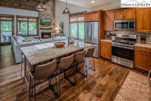 $1,099,000 | 273 High Country Overlook, Banner Elk, NC 28604