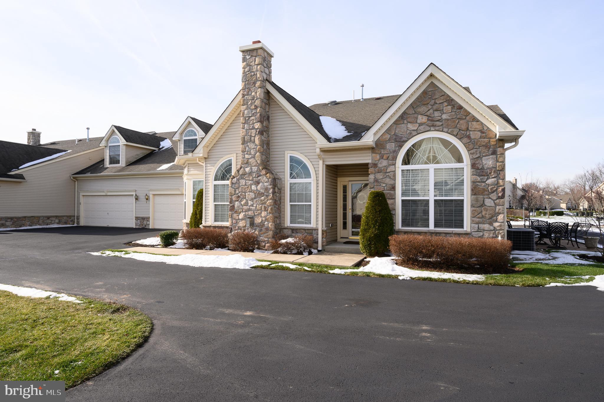 4 Five Ponds Circle Warminster, PA 18974 - Photo 2 of 27