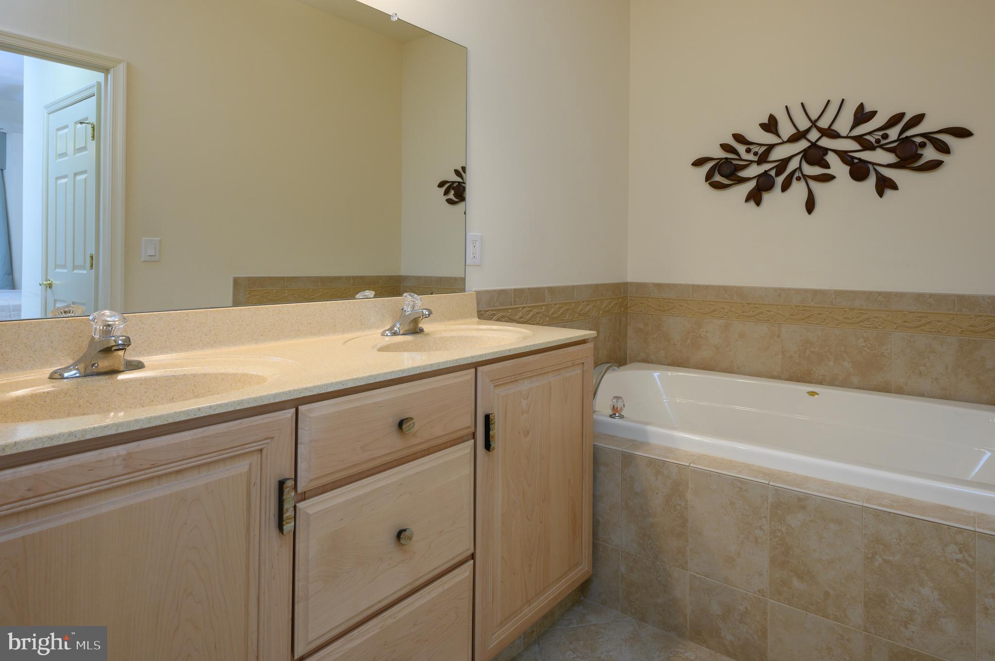 4 Five Ponds Circle Warminster, PA 18974 - Photo 16 of 27