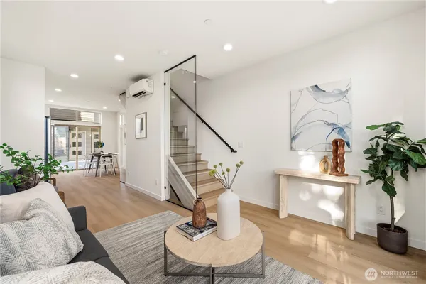 $999,950 | 3819 B Fremont Avenue North, Seattle, WA 98103