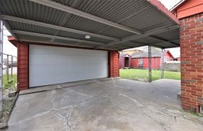 2527 Oakcliff Street Houston, TX 77023 - Photo 13 of 15 a view of a porch