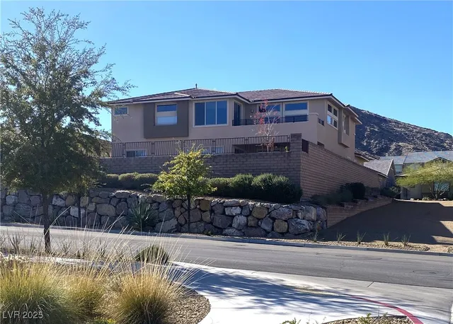 $2,388,888 | 11130 Emory Oak Drive, Las Vegas, NV 89138