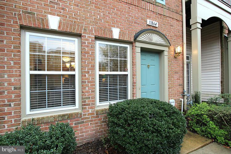 11864 Breton Court, Unit 14A Reston, VA 20191 - Photo 3 of 23 Exterior (Front)