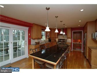 286 Spring Run Lane Downingtown, PA 19335 - Photo 5 of 12 Kitchen
