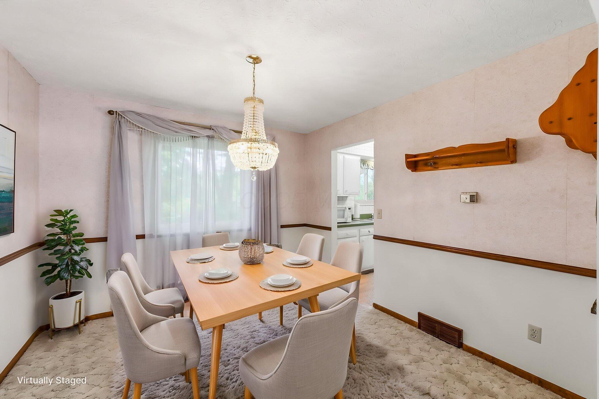 72 Yorkshire Road Delaware, OH 43015 - Photo 13 of 62 Virtually Staged Dining Room