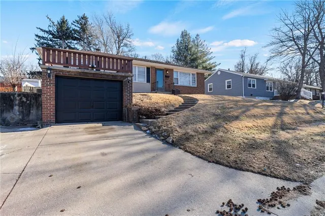 $235,000 | 2511 Kent Street, St. Joseph, MO 64505