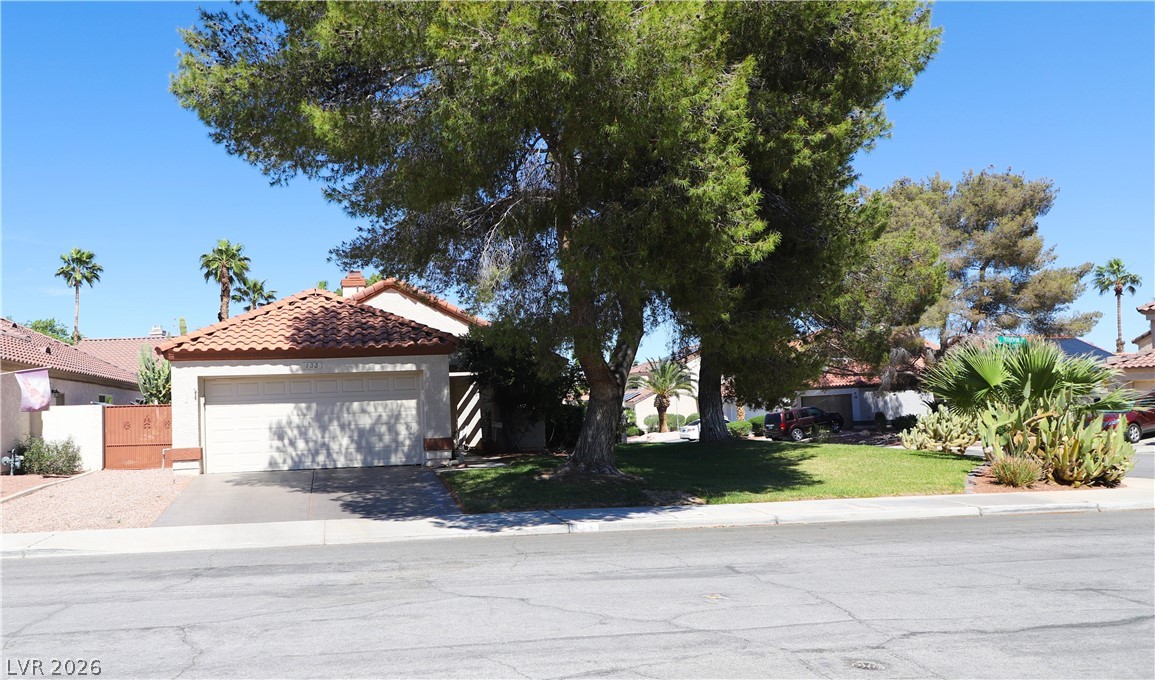 133 Coventry Circle Henderson, NV 89074 - Photo 16 of 99 Welcome home!