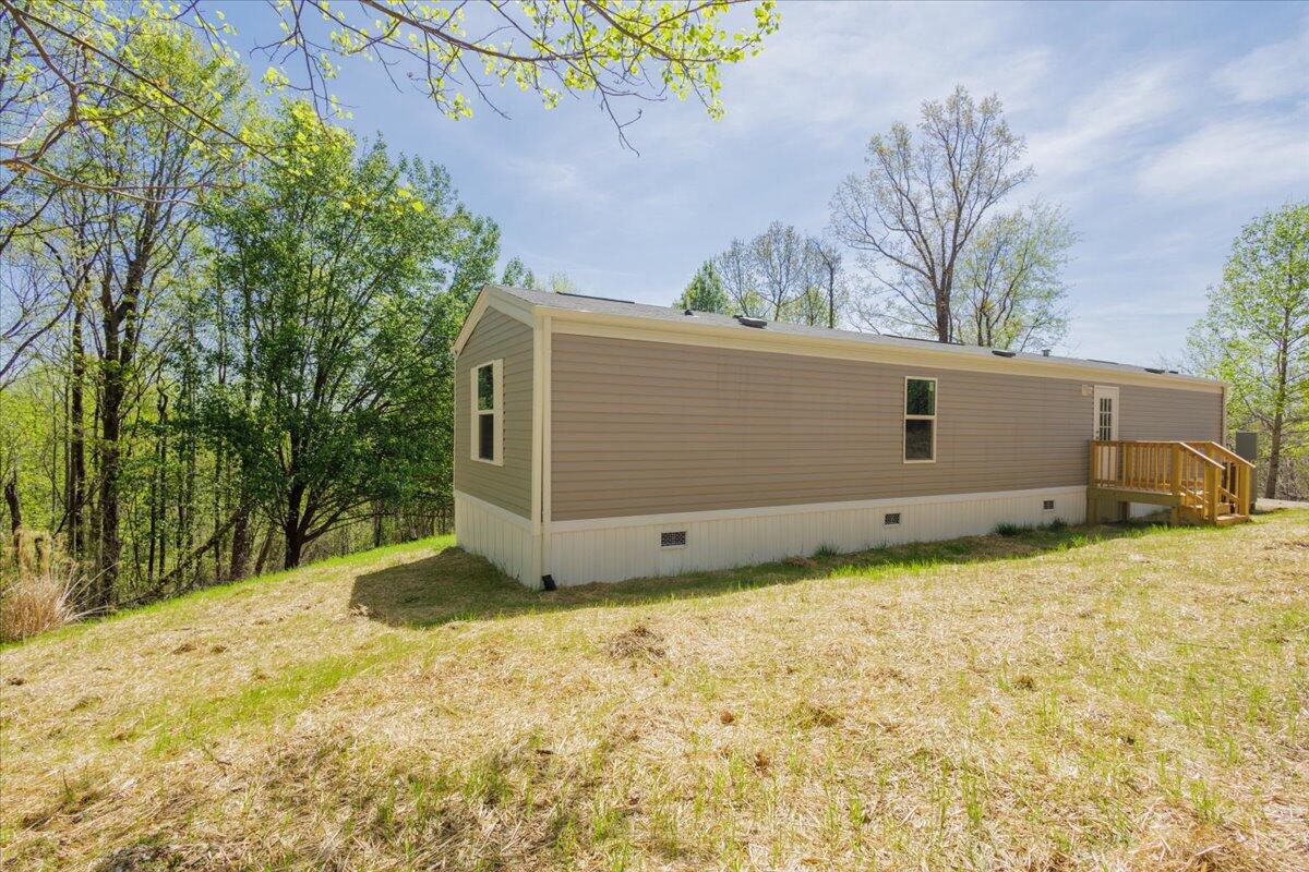 101 Lookout Ridge Road Blue Ridge, VA 24064 - Photo 2 of 35 Ready for its new owner!