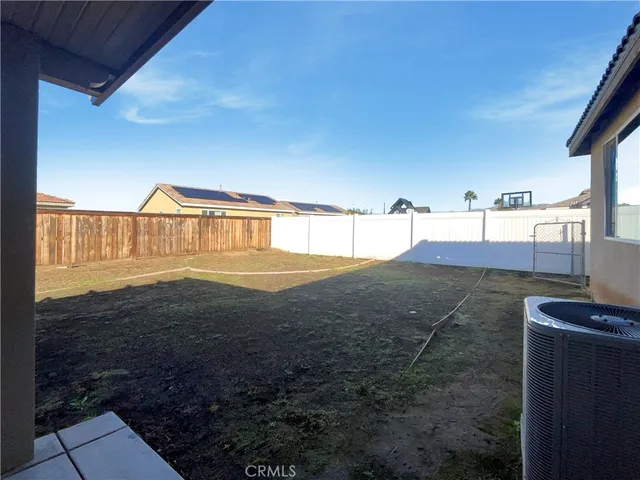 a view of an outdoor space