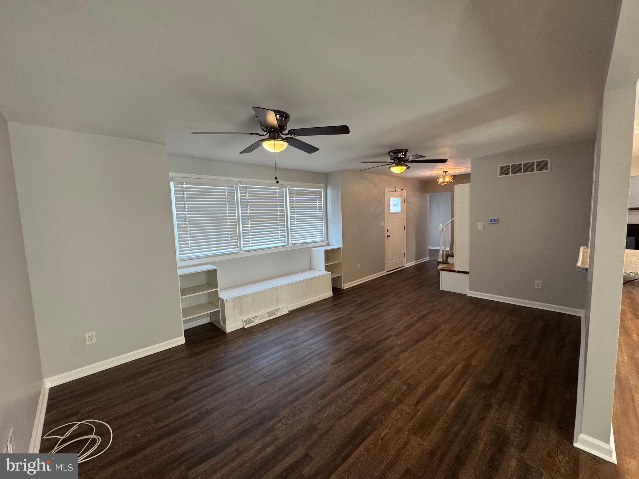232 Merion Road Dover, DE 19904 - Photo 3 of 26 Family Room