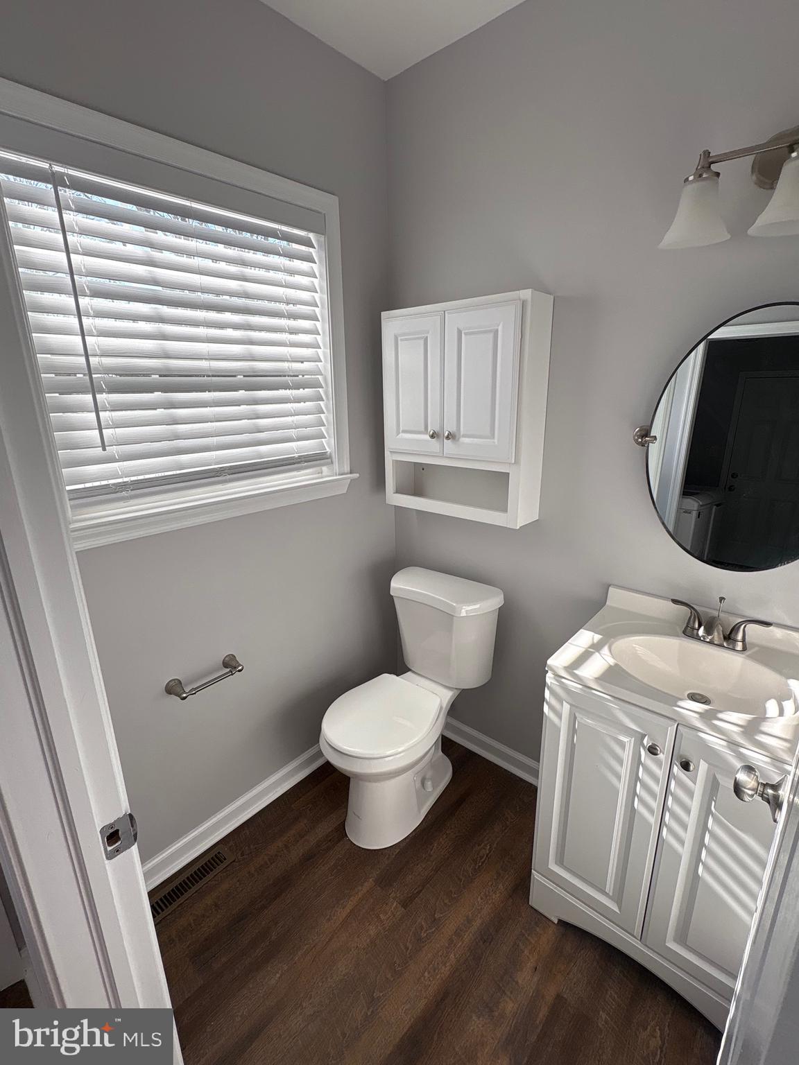 232 Merion Road Dover, DE 19904 - Photo 5 of 26 First Floor Half Bath