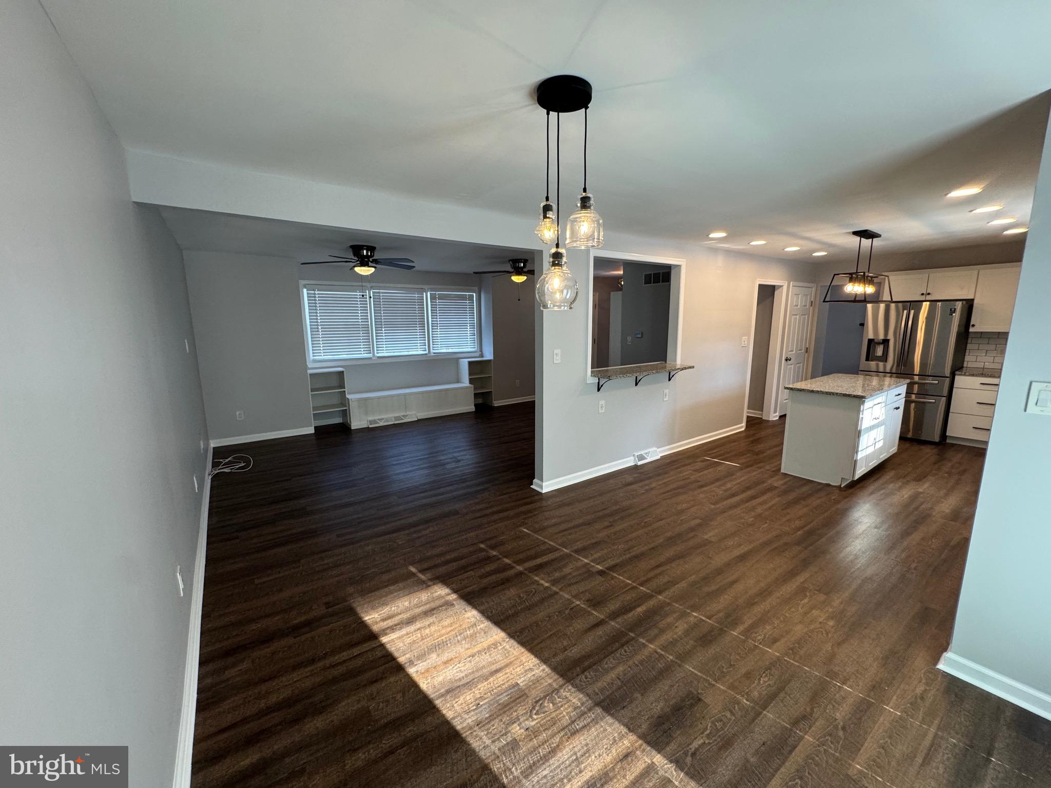 232 Merion Road Dover, DE 19904 - Photo 8 of 26 Kitchen/Dining Area/Breakfast Bar