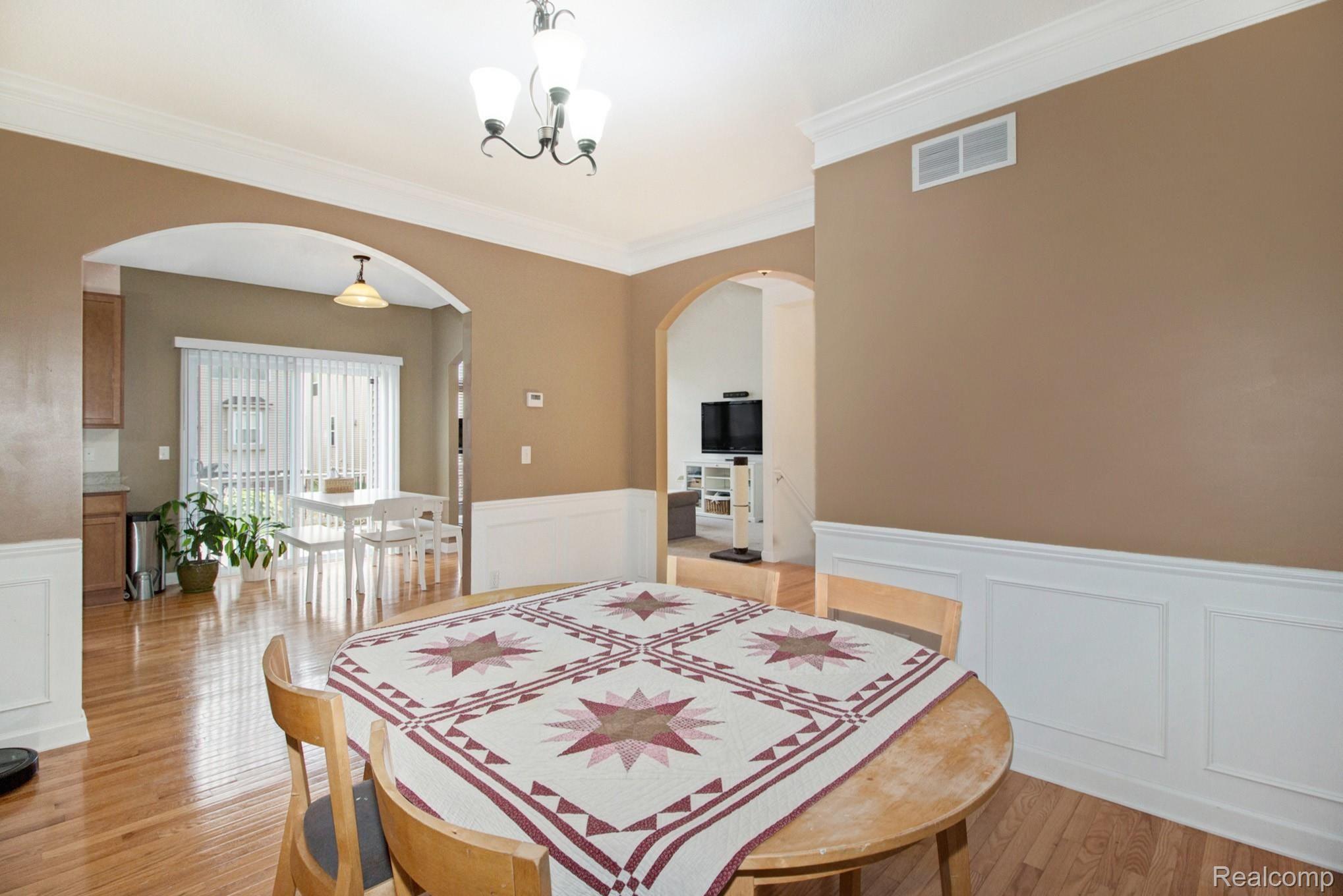 51159 Brompton Novi, MI 48374 - Photo 9 of 36 IMG_4840_1.jpg