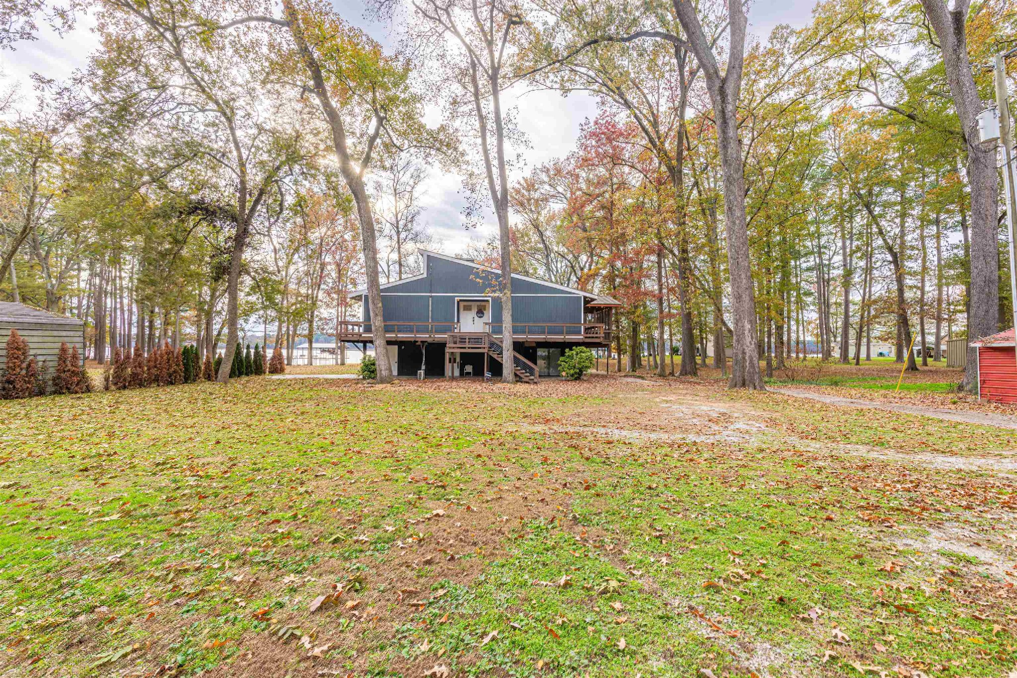 1105 Sunset Beach Road Florence, AL 35633 - Photo 4 of 61