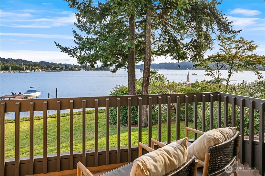 11055 Southeast Lake Road Bellevue, WA 98004 - Photo 19 of 20