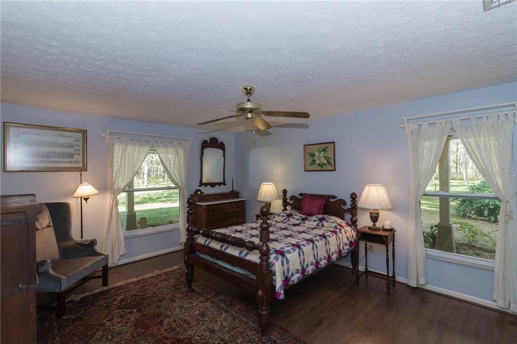 3327 Powerline Road Lithia, FL 33547 - Photo 16 of 25 Gallery Image 16
